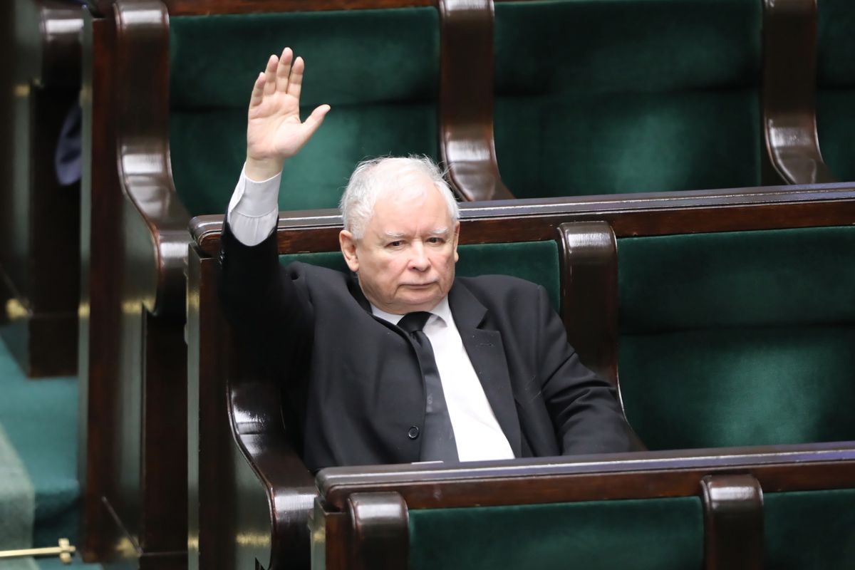 Koronawirus i wybory prezydenckie 2020. Ostre słowa polityka o Jarosławie Kaczyńskim. "Regularny oszust"