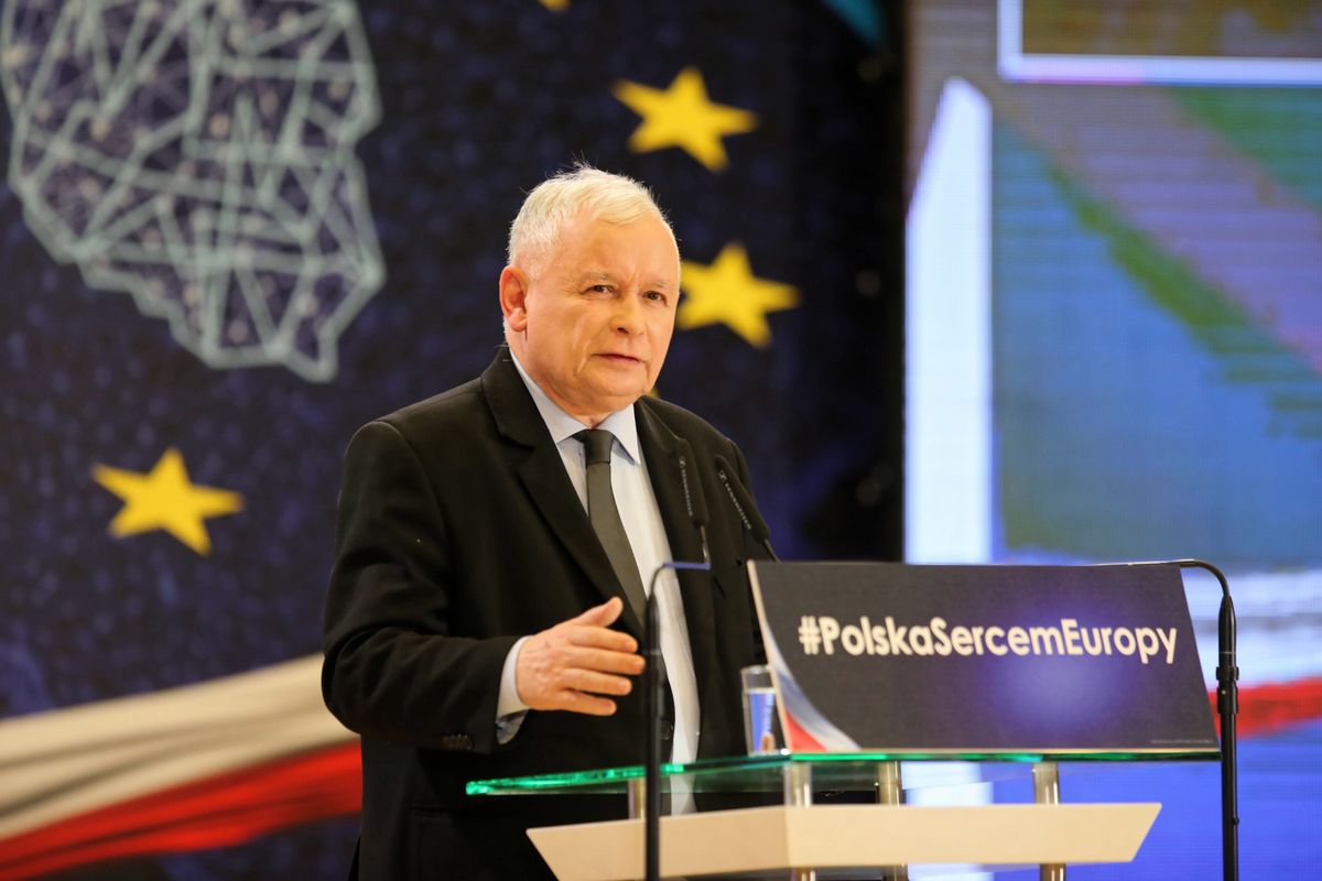 Konwencja PiS w Katowicach. Kaczyński: wara od naszych dzieci