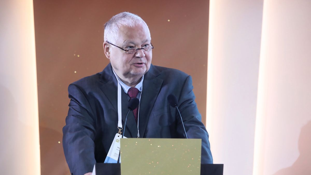 Adam Glapiński, prezes Narodowego Banku Polskiego, uważa, że dla sytuacji gospodarczej gorsza jest panika niż sam wirus.