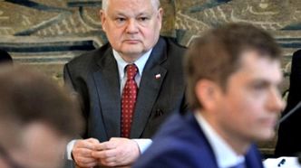 Zarobki w NBP elektryzują zarówno opinię publiczną, jak i polityków. 