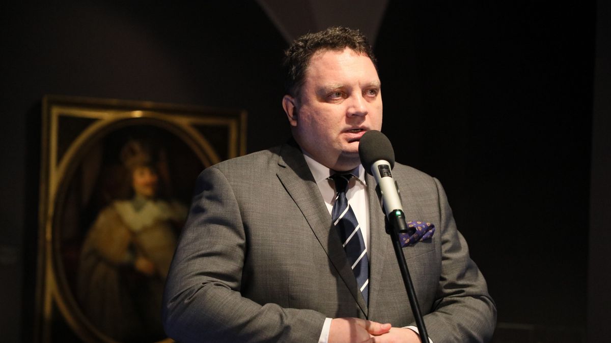 Prezes KGHM Marcin Chludziński (na zdjęciu) uważa, że spółka ma "moralny obowiązek" wobec społeczeństwa.