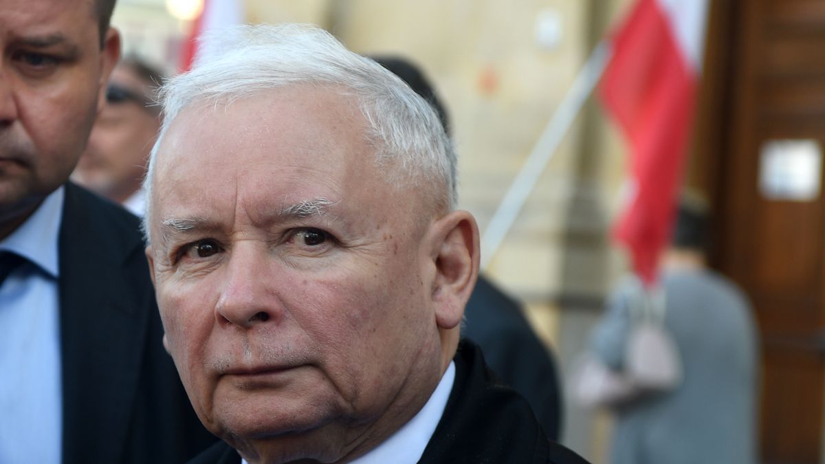 Jarosław kaczyński regularnie przypomina, że dojście do władzy KE będzie oznaczało koniec programów socjalnych, wprowadzonych przez PiS