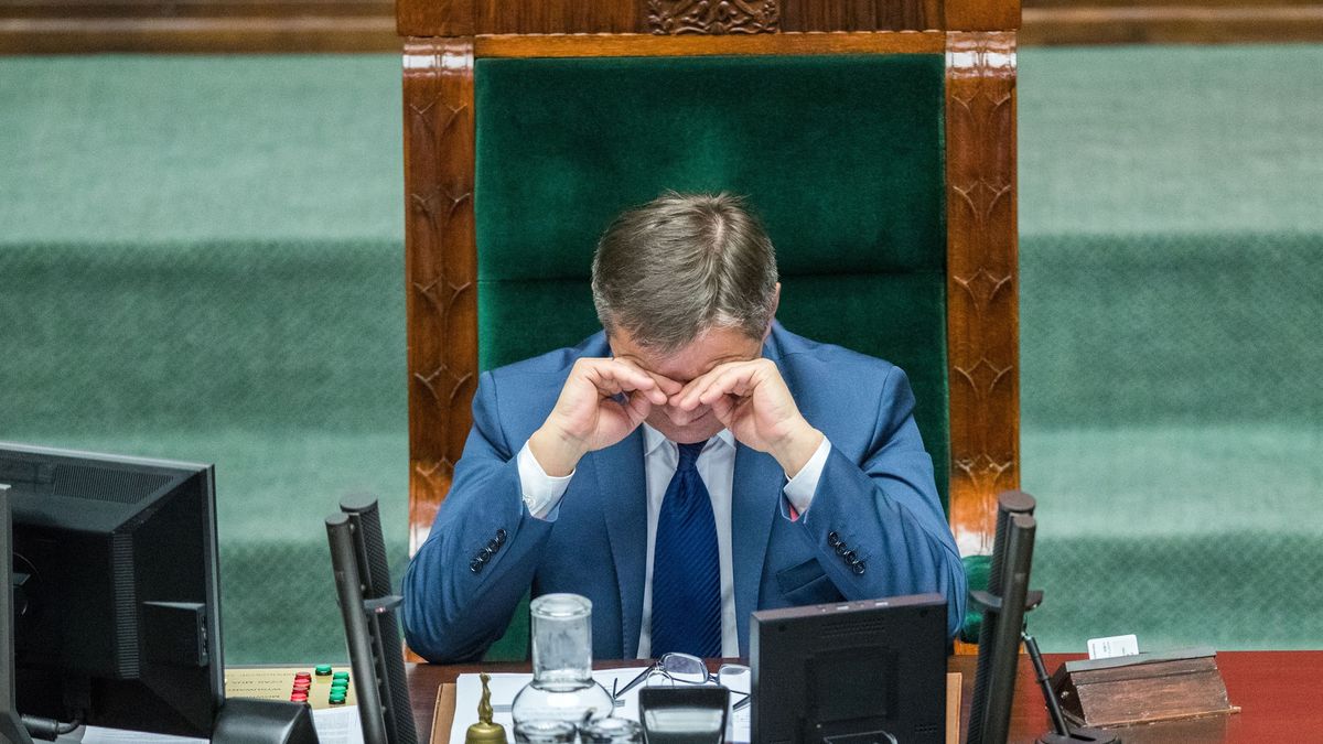 Chodzi dokładnie o sześć lotów - informuje Radio ZET.