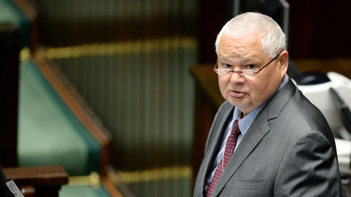 Adam Glapiński przyznał sobie ponad pół miliona złotych.