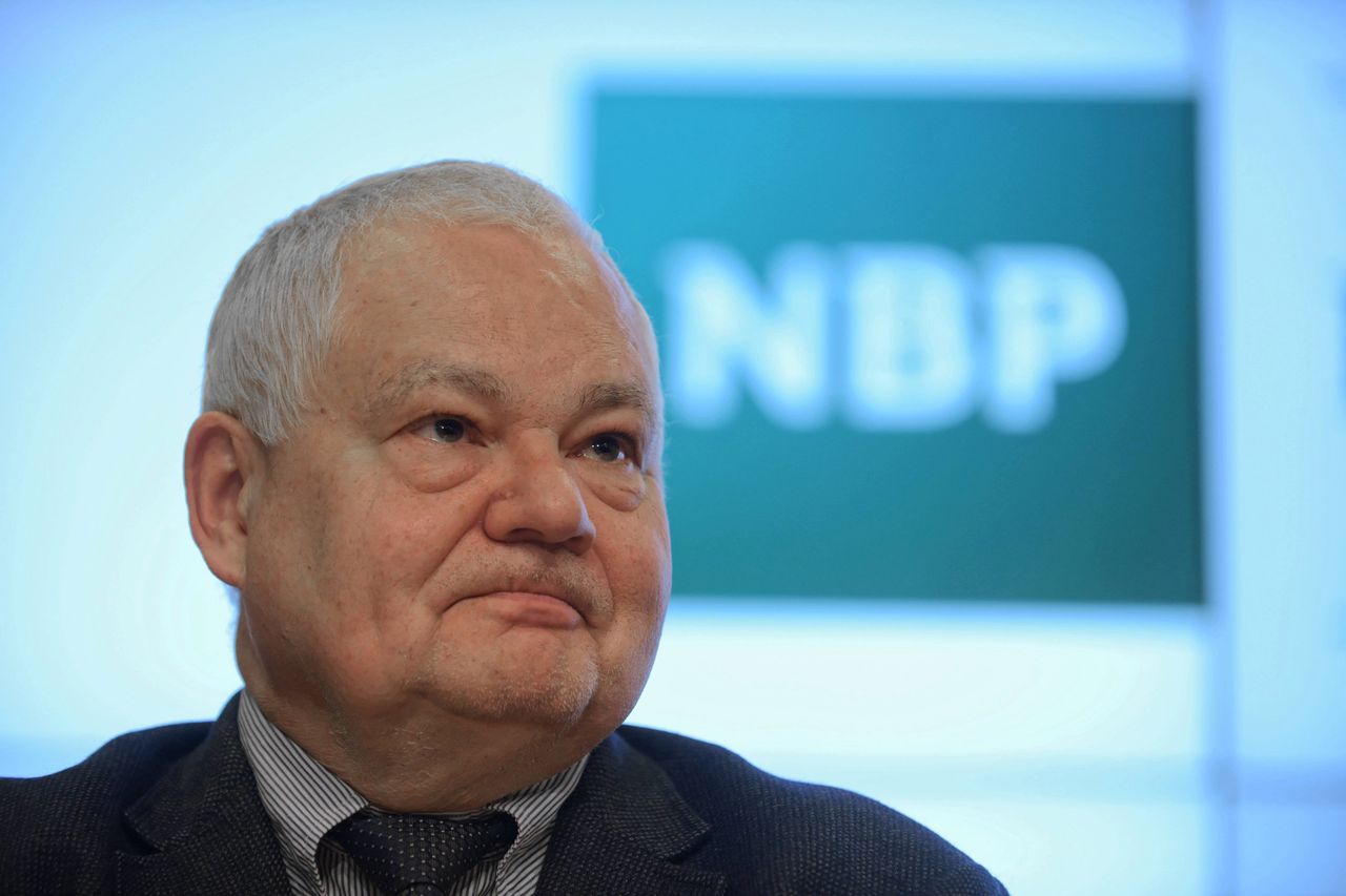 Zarobki w NBP. Eksperci i politycy PiS: Kaczyński ma narzędzia, żeby przeciąć sytuację