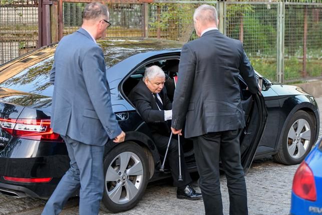 Kaczyński w szpitalu. Tajemnica stanu zdrowia prezesa