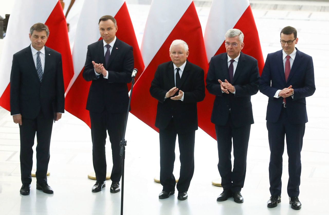 "Der Spiegel" znów o Polsce. "Andrzej Duda najwidoczniej nie chce uczestniczyć w rozwiązaniu kryzysu"
