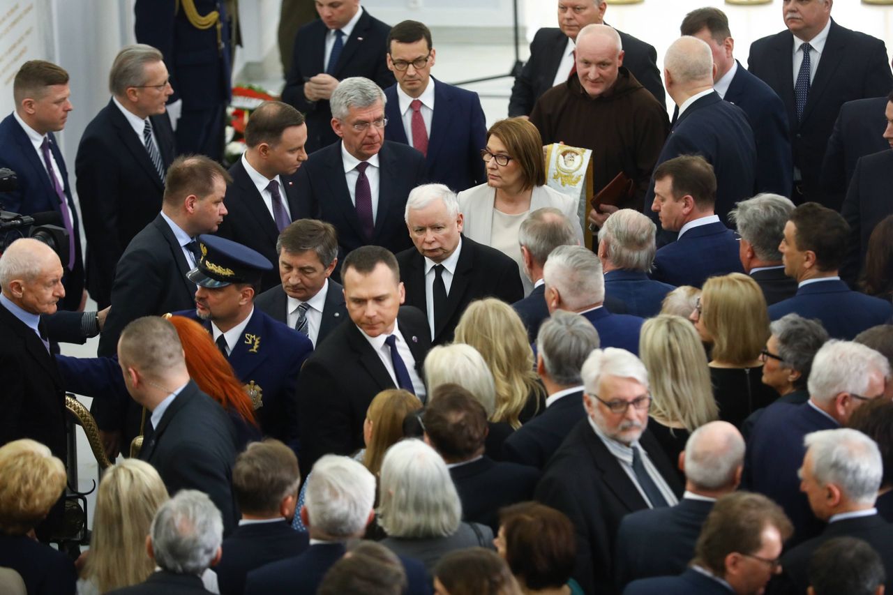 Łukasz Warzecha: Żyję, dzielę i rządzę. PiS czeka na wystąpienie Jarosława Kaczyńskiego