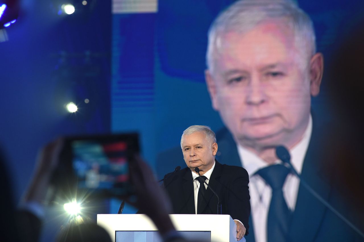 Kaczyński sprawuje władzę absolutną. Sondaż dla WP