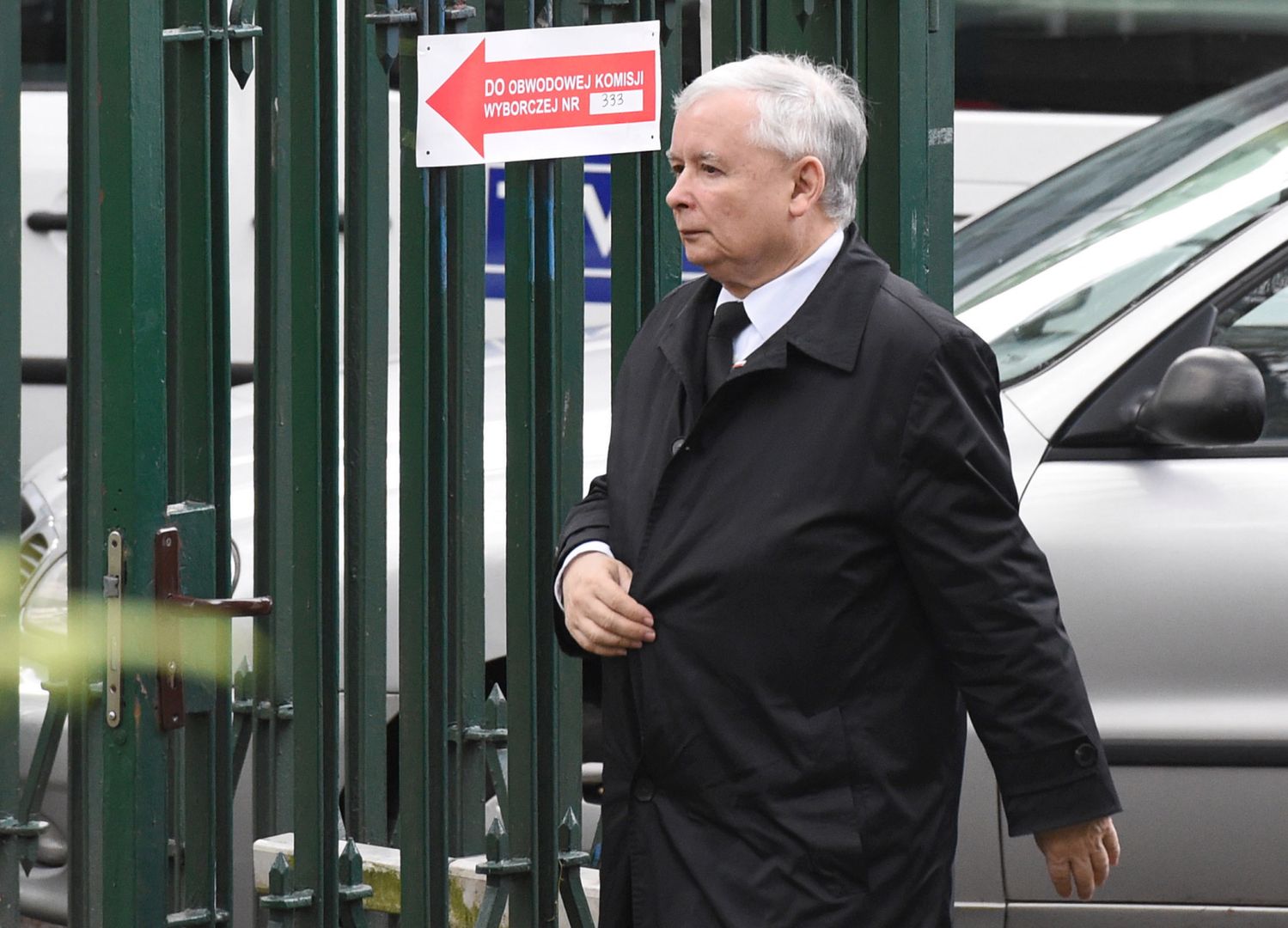 Jarosław Kaczyński ma problemy z kolanem