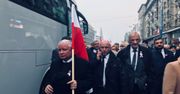 Marsz Biało-Czerwony: Kaczyński ma swoją flagę. Jest wyjątkiem wśród polityków
