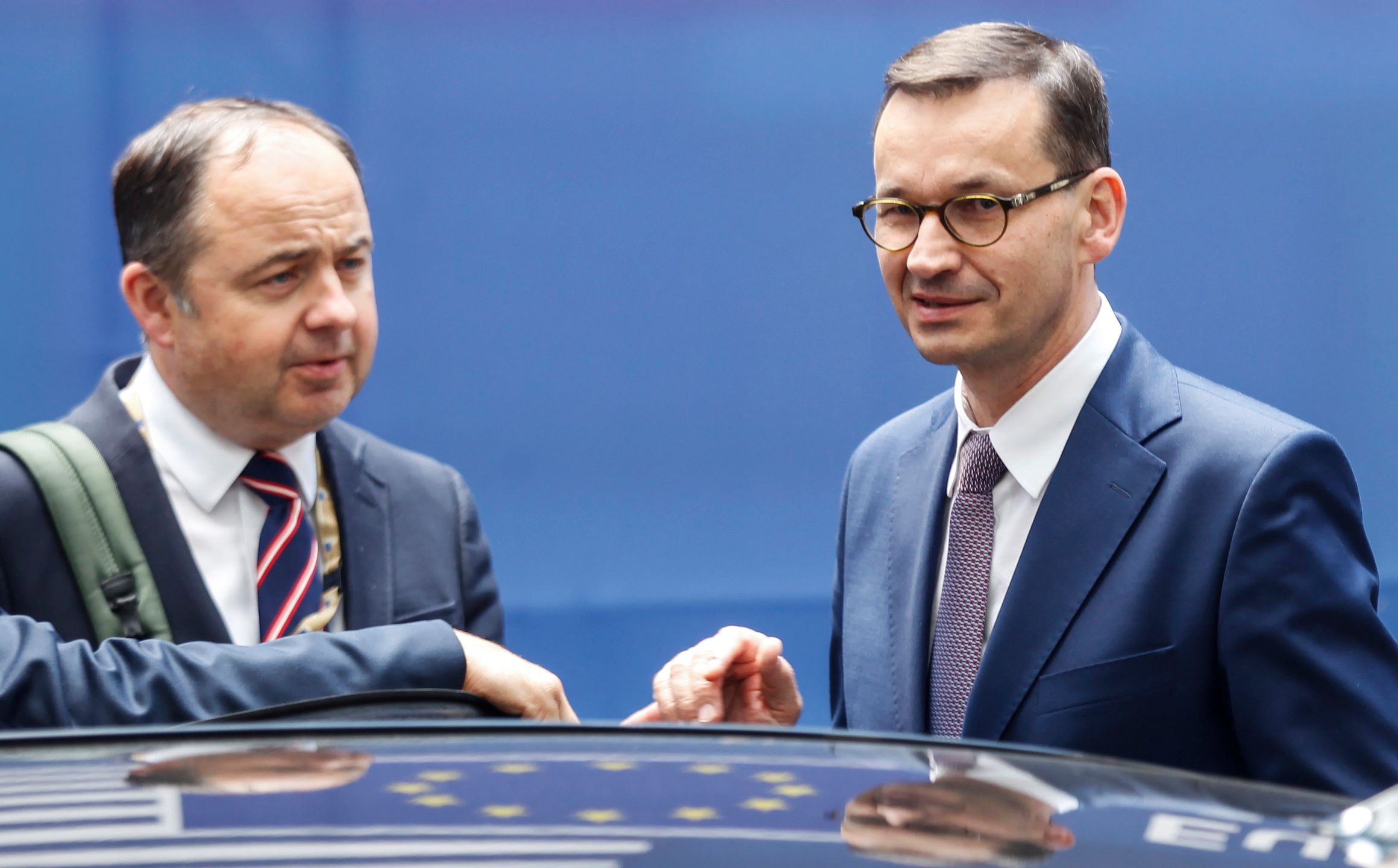 Premier Mateusz Morawiecki i wiceminister spraw zagranicznych Konrad Szymański