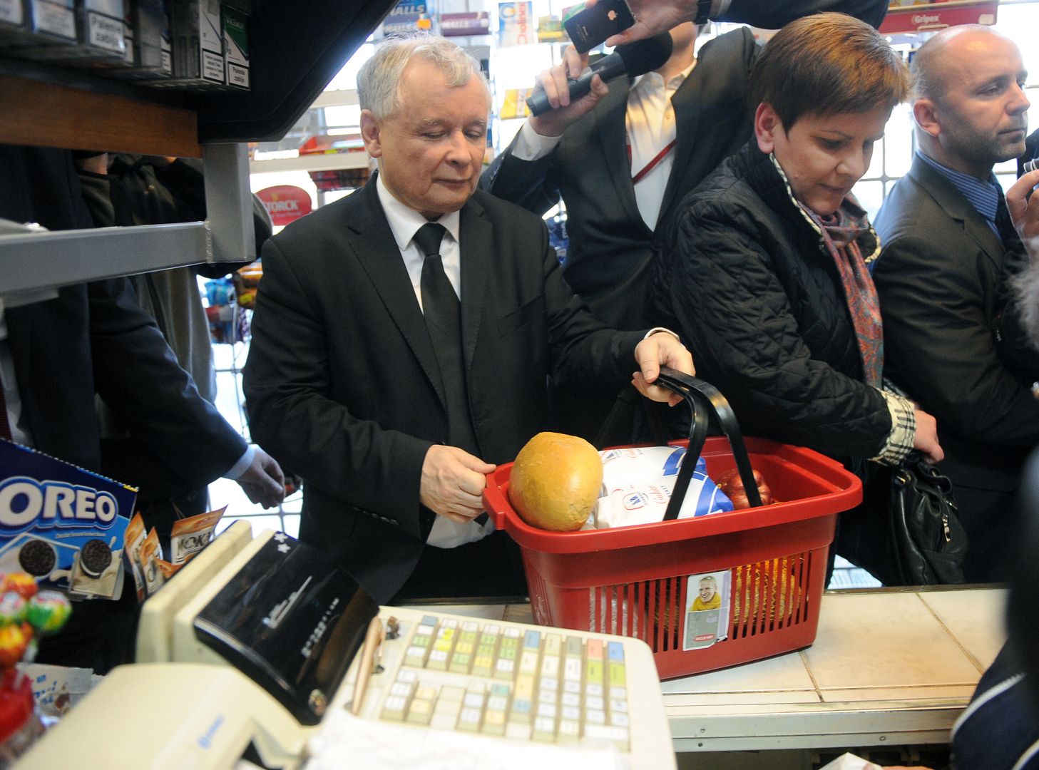 Porównaliśmy ceny ze sklepu, gdzie zakupy robił Kaczyński. Jak wygląda rachunek za rządu PiS?