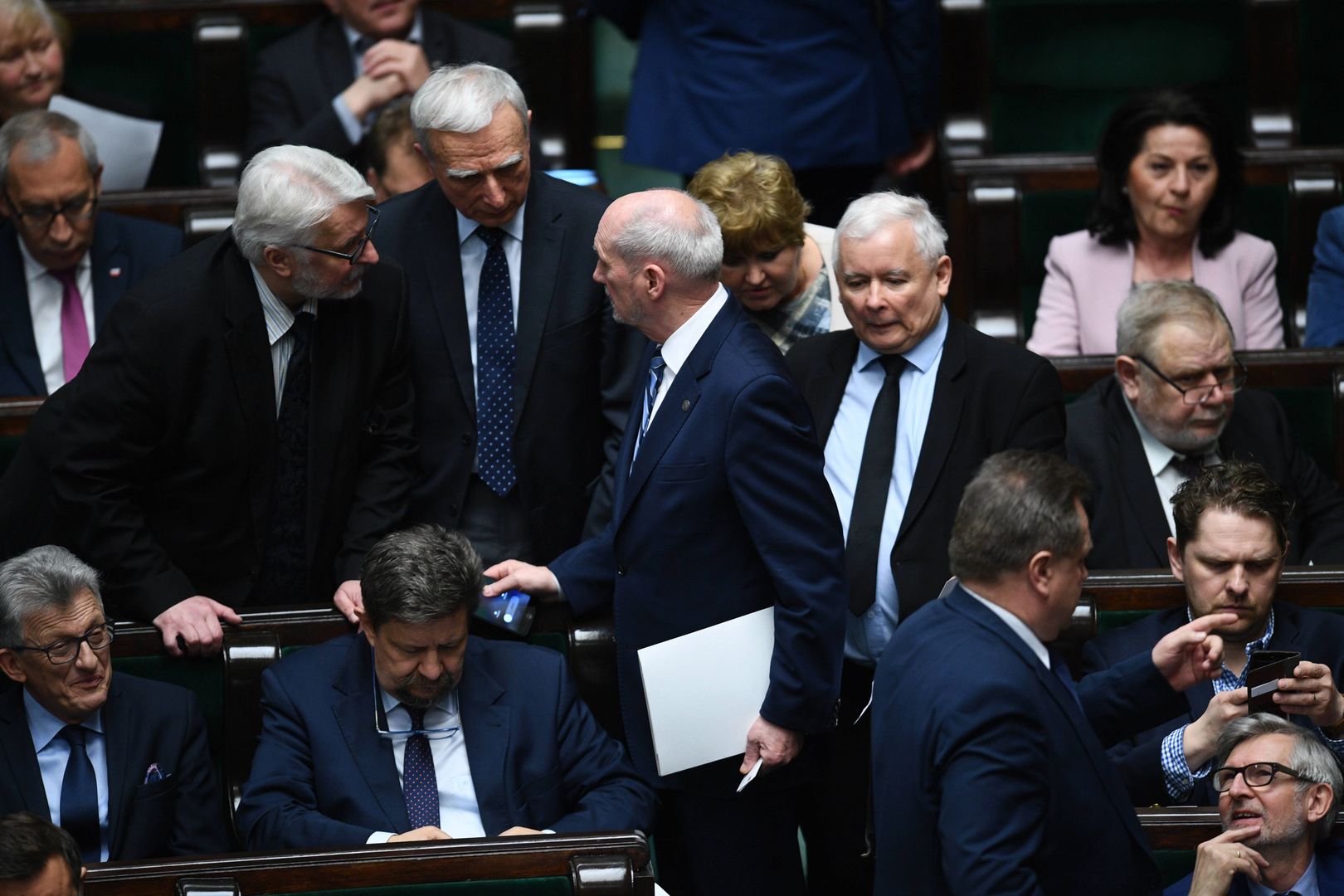 W raporcie podkreślono, że w Polsce "coraz bardziej zwiększa się presja na liberalną demokrację"