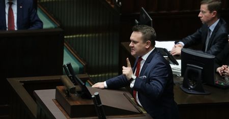 "Szechterowy sługus", "dno". Tarczyński w natarciu