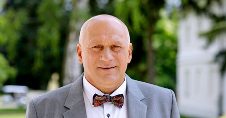 Jan z "Rolnik szuka żony" buduje drewniany dom. Chce odpocząć
