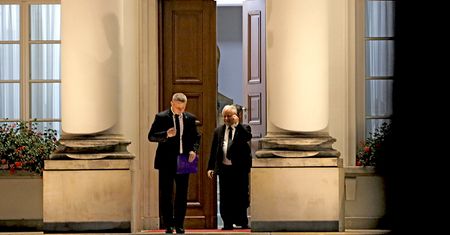 Co tak naprawdę działo się w Belwederze? Europoseł PiS zdradza szczegóły