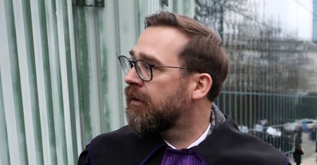 Koronawirus w Polsce. Sędzia: cały dzień zastanawiałem się, czy świadek nie jest zakażony