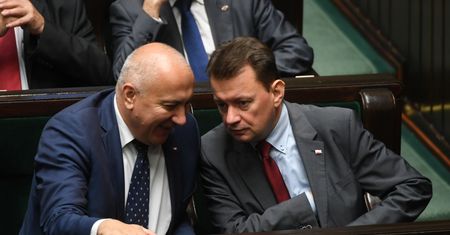 Podwładny wprowadził szefa MSWiA na minę. Ujawniamy dokument