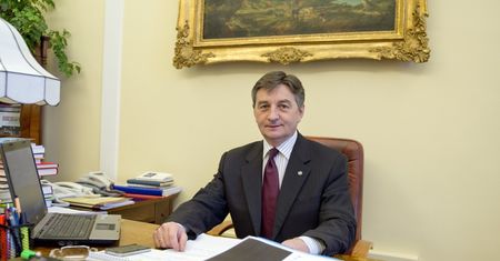 Wiemy, gdzie Kuchciński mieszka z synem. Tyle płacimy za ich mieszkanie
