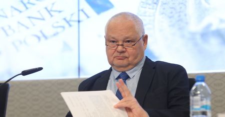Kursy walut. NBP zapowiada nadzwyczajne działania i złoty znowu pod presją