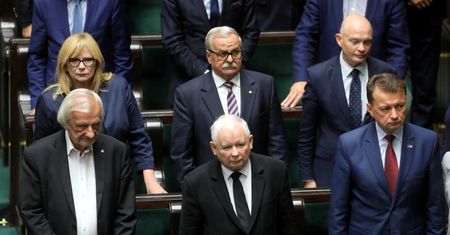 Tajemniczy manewr PiS. Prawnik Marcin Matczak ma teorię ws. przesunięcia obrad Sejmu