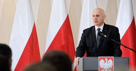 Joachim Brudziński o "psiej grypie": życzę policjantom szybkiego powrotu do zdrowia