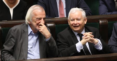 PiS po ostatnich sondażach nie musi panikować. Nowe badanie poprawi mu humor