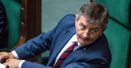 Owoce morza w Sejmie. Kuchciński tłumaczy się z zamówień jedzenia