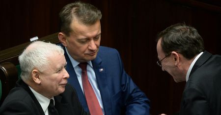 PiS z większym poparciem niż w wyborach. Reszta daleko w tyle