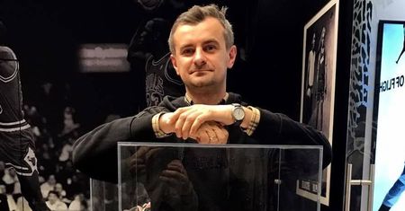 Kamil Kaczyński zbiera buty. Gdyby je sprzedał, kupiłby mieszkanie. Albo kilka