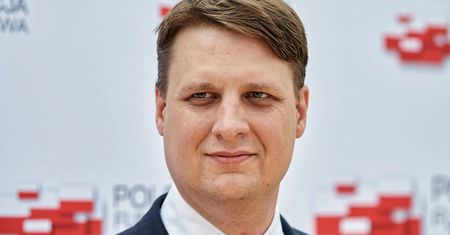 Polska Fundacja Narodowa. Filip Rdesiński rezygnuje z funkcji prezesa zarządu