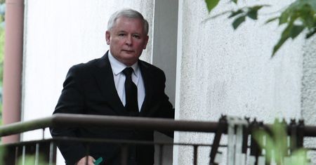 Policja całą dobę pod domem Jarosława Kaczyńskiego? "Stan zagrożenia bezpieczeństwa"