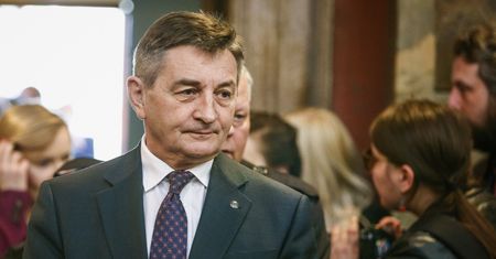 Marek Kuchciński w końcu opuścił prezydencką willę. Były marszałek Sejmu potrzebował trzech miesięcy