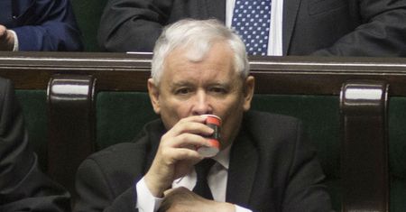 Ludzie Kaczyńskiego próbowali zarobić na kawiarni. Krach po 9 miesiącach