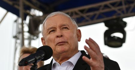 Loty Marka Kuchcińskiego nie zaszkodziły PiS. Duża przewaga w sondażu