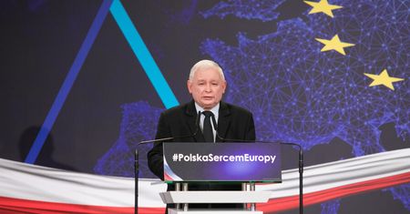 "Der Spiegel" o "Piątce Kaczyńskiego". Rozgryzł prezesa PiS