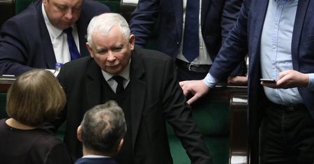 Niemiecki autor kpi z Kaczyńskiego. "Niekoronowany król Polski"