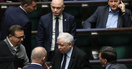 Minimalna różnica między PiS a PO. Najnowszy sondaż