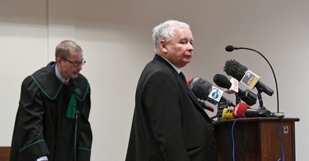 Tak PiS daje zarobić prawnikom prezesa Jarosława Kaczyńskiego. Reprezentują go w procesie z Wałęsą
