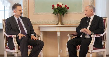 Kolejna manipulacja "Wiadomości"? Związany z PiS prof. Paruch krytykuje opozycję