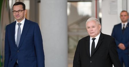 Wybory samorządowe. Porażka PiS w dużych miastach i nieudany eksperyment Jarosława Kaczyńskiego