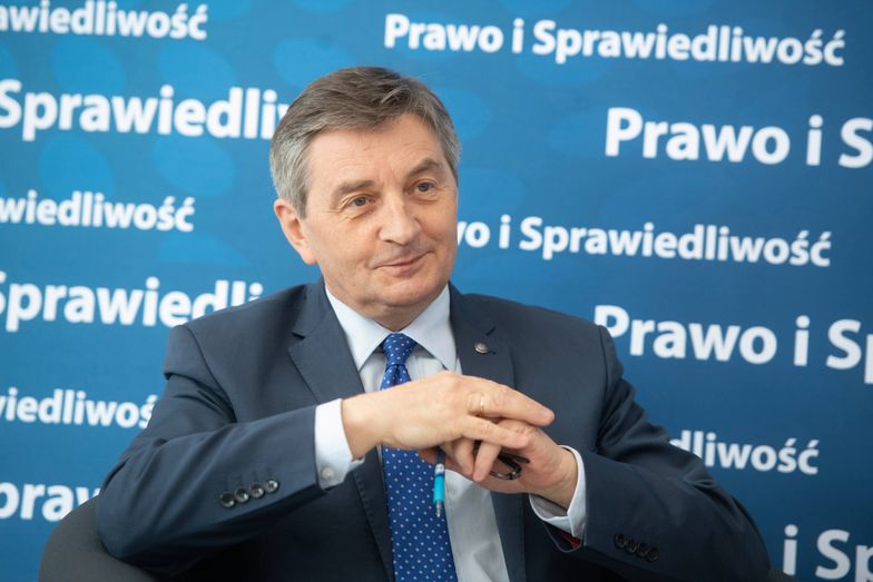 Marszałek Sejmu Marek Kuchciński zdecydował, że posłowie będą mieli aż 52 dni urlopu wakacyjnego