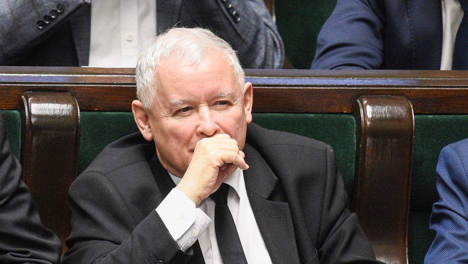 Partia Jarosława Kaczyńskiego utrzymuje wysoką pozycję w sondażach
