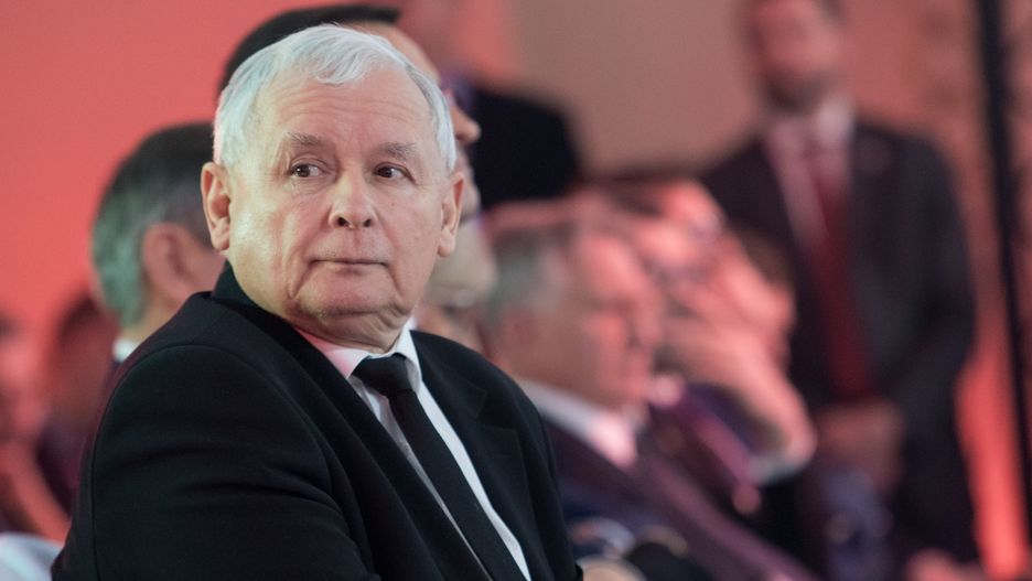 Jarosław Kaczyński dostrzegł modę na podziurawione spodnie