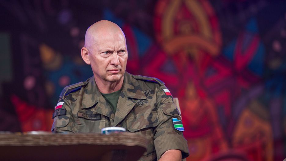 Generał Mirosław Różański podczas spotkania z młodzieżą w Kostrzynie