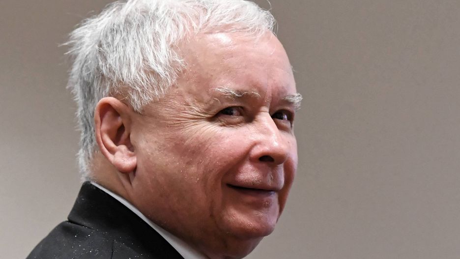 PiS pozostaje liderem na polskiej scenie politycznej