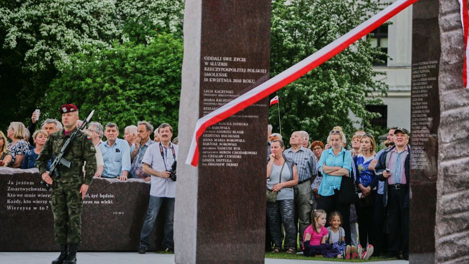 Pomnik ofiar katastrofy smoleńskiej w Łodzi