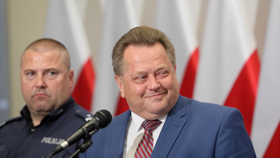 Komendant Daniel Kołnierowicz i minister Jarosław Zieliński