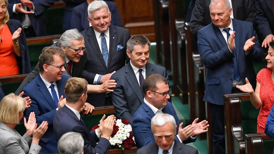 Sprawą Marka Kuchcińskiego powinna się zająć prokuratura - uważa 25 proc. badanych